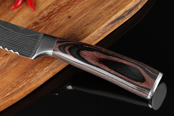 Poignée en bois du couteau à pain professionnel 