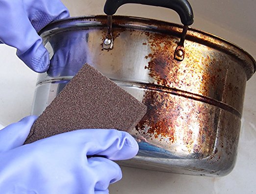 Éponge carborundum pour nettoyer marmite, casserole, poêle