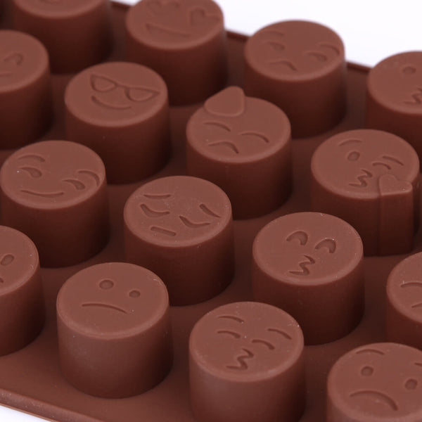 Vue détaillée du moule emoji pour faire du chocolat, biscuits