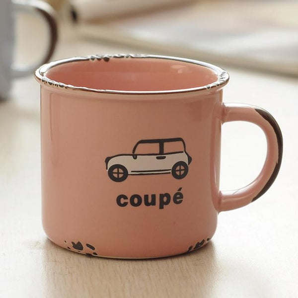 Mug vintage rose avec dessin d'une mini coupé