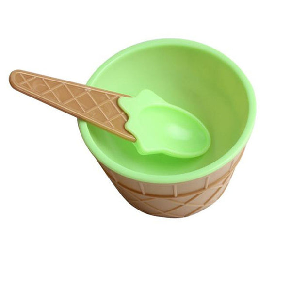 Pot à glace vert avec sa cuillère en plastique