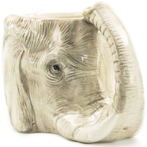 Mug éléphant d'Afrique réaliste avec ses défenses en argile